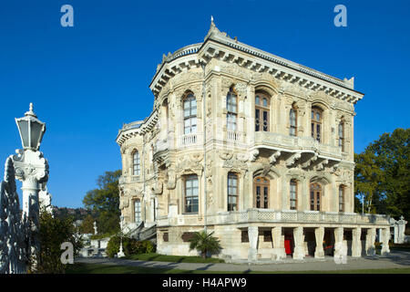 Turchia, Istanbul,, Beykoz Kasri Kücüksu, Kücüksu palazzo sul Bosforo, holiday palace, lussuosamente, ottomani, completamente in marmo bianco costruito, Foto Stock