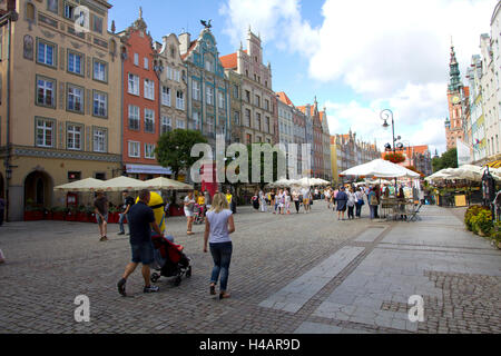 Magnifici edifici di miste di gotico, barocco e stile Renaissaince, molti risalenti al Medioevo, linea Dluga Street, Gdansk Foto Stock