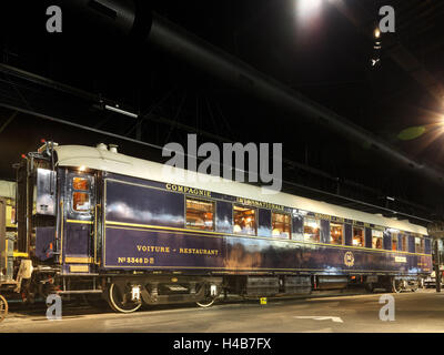 Francia, Alsazia, Mulhouse, Cité du Train, museo delle ferrovie, carrozza ristorante, Foto Stock