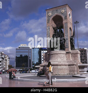 Turchia, Istanbul, Beyoglu District, Piazza Taksim, 'Monument della repubblica', Cumhuriyet Aniti, Foto Stock