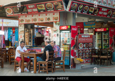 Turchia, Provincia di Mugla, Marmaris, snack in Cesme Meydani Foto Stock