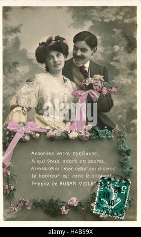 Cartolina, storico, coppia felice, fiori, dicendo: dichiarazione di amore, in francese, Foto Stock