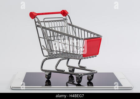 Carrello spesa, Apple iPad aria 2, immagine simbolica, shopping online, consumo, Foto Stock