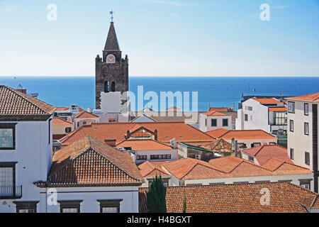 Funchal, la cattedrale e la vista sulla città Foto Stock