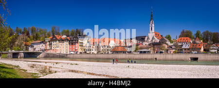 In Germania, in Baviera, Baviera, Tölzer Land (area), Bad Tölz, vista locale, Isar vista frontale Foto Stock