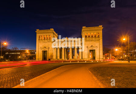 In Germania, in Baviera, Baviera, Monaco di Baviera, Maxvorstadt, Königsplatz (quadrato), Propyläen Foto Stock