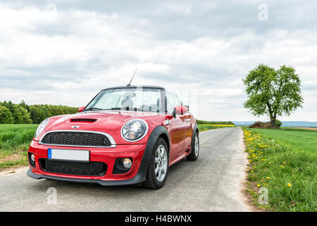 Breuberg, Hesse, Germania, Mini Cooper S cabrio, anno di fabbricazione 2015, Foto Stock