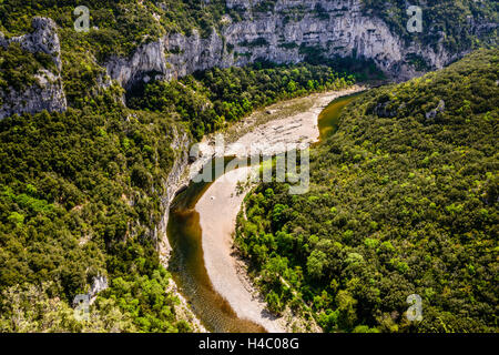 Francia, Rhône-Alpes, ArdÞche, Vallon-Pont-d'Arc, Gorges de l'ArdÞche Foto Stock