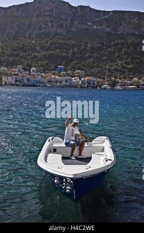 Grecia KASTELLORIZO, la più orientale delle isole greche Dodecaneso, Mediterraneo orientale. A circa 1 miglia dalla cittadina turca di Kas, Anatolia. Foto Stock