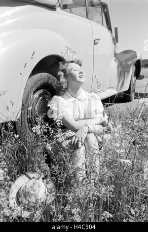Die österreichische Schauspielerin Gusti Wolf macht Ferien, Deutschland 1930er Jahre. L'attrice austriaca sul suo vacanze, Germania 1930 Foto Stock