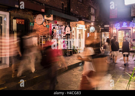 Il quartiere del divertimento Xintiandi con bar e ristoranti di Shanghai Foto Stock