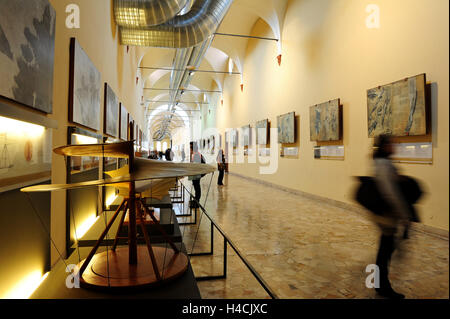 Leonardo's flying macchina all'interno del 'Leonardo da Vinci' arte e scienza nell'area del Museo Nazionale Scienza e Tecnologia di Milano Foto Stock