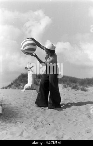 Urlaub an der Ostsee, Deutsches Reich 1930er Jahre. Vacanza al Mare Baltico, Germania 1930 Foto Stock