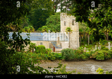 San Giusto in Roseland chiesa nel bosco, penisola di Roseland, Cornwall, Regno Unito Foto Stock