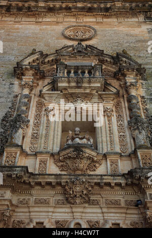 Spagna, Andalusia, Arcos de la Frontera in provincia di Cadice, nella Ruta de off Pueblos Blancos, street villaggi bianchi, il portale principale della chiesa di San Pedro e San Pietro, chiesa di San Pietro Foto Stock