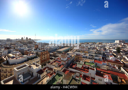 Spagna, Andalusia, città Cadiz, vista Torre Tavira sulla Città Vecchia Foto Stock