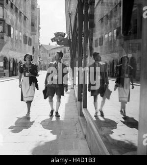 Ein Ausflug nach Schwaz, in Tirolo, Deutsches Reich 1930er Jahre. Un viaggio a Schwaz, in Tirolo, Germania 1930s. Foto Stock
