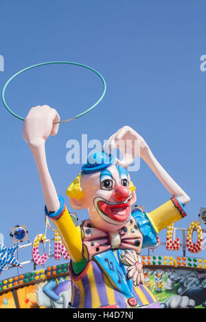 Clown in plastica di una giostra sulla Pasqua di Brema a prato pascolo civile, Brema, Germania, Europa Foto Stock