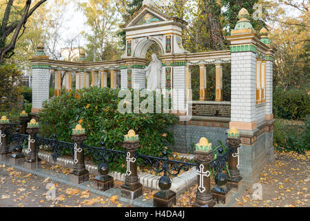 Germania Berlino, tomba Friedrich Eduard Hoffmann (1818-1900), produttore di terracotta, inventore del forno ad anello, il cimitero Dorotheenstädtische si trova nel distretto di Berlino centro, in Chausseestrasse n. 126 Foto Stock