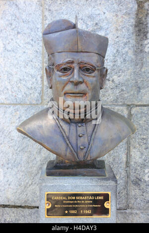 Busto del Cardinale cattedrale Sebastiao Leme, in Cristo Redentor, monte Corcovado Rio de Janeiro Foto Stock