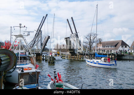 WIECK, Germania - Aprile 2, 2015: storico ponte a bilico in Wieck (Greifswald), Meclenburgo-Pomerania Occidentale, Germania Foto Stock