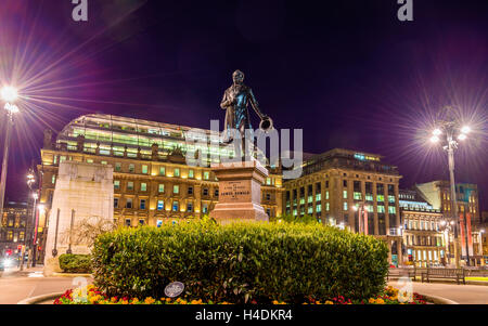 Statua di James Oswald su George Square a Glasgow, Scozia Foto Stock