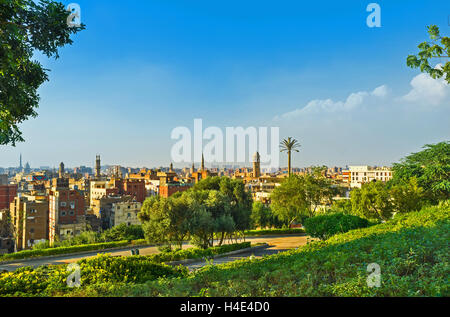 Il Al-Azhar Park è un'oasi verde nel centro urbano di grandi e il deserto del Cairo, Egitto. Foto Stock