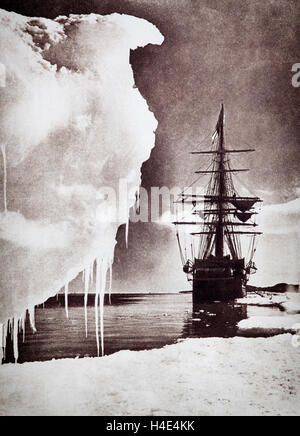 La Terra Nova era un whaler e Polar Expedition nave. Rinforzato da prua a poppa con sette piedi di quercia per proteggere contro il ghiaccio antartico pack, ha navigato da Cardiff Docks il 15 giugno 1910 sotto il comando generale del capitano Scott. Lui e il suo collega spera che la loro spedizione sarebbe il primo a raggiungere il Polo Sud. Egli ha descritto la sua come "un meravigliosamente ammenda di ghiaccio nave.... Foto Stock