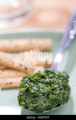 Aglio selvatico pesto Foto Stock