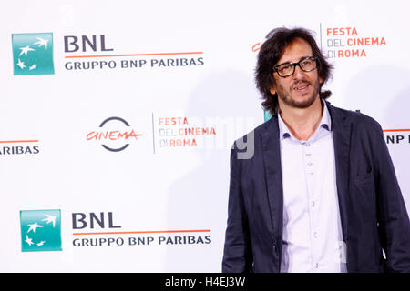 L'Italia. 15 ottobre, 2016. Il cast di Sole Cuore Amore al foto-chiamata per il terzo giorno del XI Festival Internazionale del Film di Roma. Credito: Fabio Altobello/Pacific Press/Alamy Live News Foto Stock