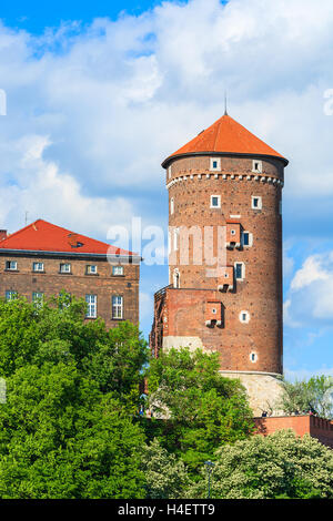 Torre di il Castello Reale di Wawel sulla giornata di sole a Cracovia, Polonia Foto Stock