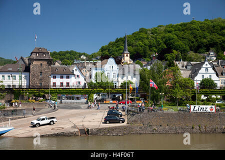 La passeggiata sul lungofiume del Reno, Linz am Rhein, Renania Palatinato, Foto Stock