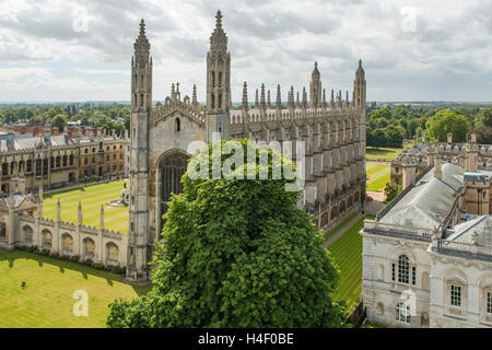 King's College Chapel da St Mary's Tower, Cambridge, Cambridgeshire, Inghilterra Foto Stock