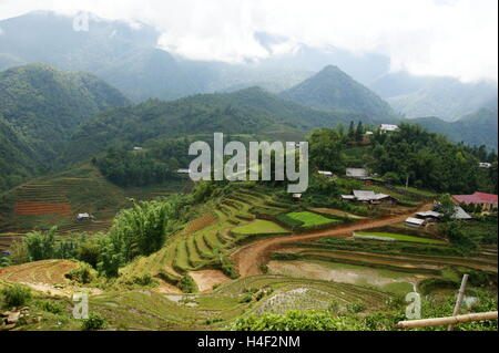 Paesaggio di montagna. Cat Cat villaggio di Muong Hoa Valley vicino a Sapa, il Vietnam Asia Foto Stock