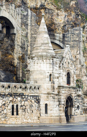 La Grotta chiesa sulla Collina di Gellert Budapest, Ungheria. Esso è stato originariamente casa di Saint Istvan. Foto Stock