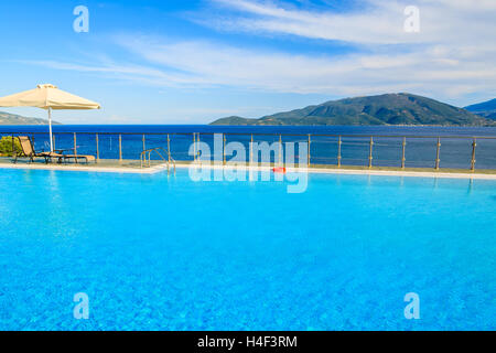 Piscina sulla costa dell'isola di Kefalonia, Grecia Foto Stock