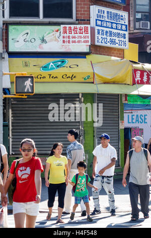 New York City,NY NYC,Lower Manhattan,Chinatown,Eldridge Street,Asian Asians etnia immigranti minoranza,adulti,uomini maschi,donne Foto Stock