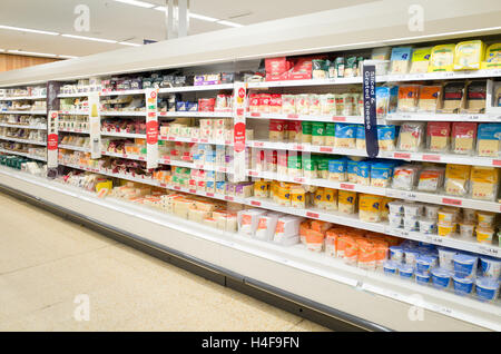 Sainsbury's supermercato frigo, England, Regno Unito Foto Stock