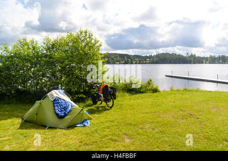 La tenda e bicicletta in Takene, Svezia Foto Stock