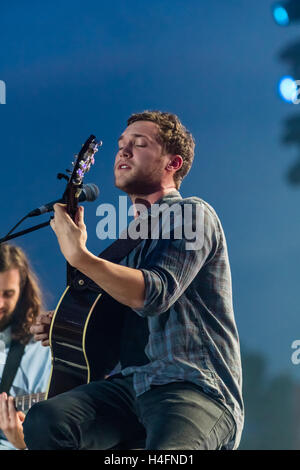 Phillip Phillips esegue alla cerimonia di chiusura per il Invictus giochi su 12 maggio 2016 presso la ESPN Wide World of Sports Complex di Orlando, in Florida. Foto Stock