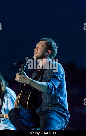 Phillip Phillips esegue alla cerimonia di chiusura per il Invictus giochi su 12 maggio 2016 presso la ESPN Wide World of Sports Complex di Orlando, in Florida. Foto Stock
