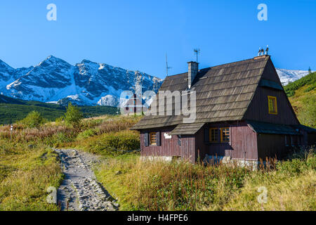 In legno baite di montagna nella valle Gasienicowa, Alti Tatra, Polonia Foto Stock