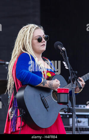 Elle re suona presso il Tortuga Music Festival il 17 aprile 2016 a Fort Lauderdale, Florida. Foto Stock