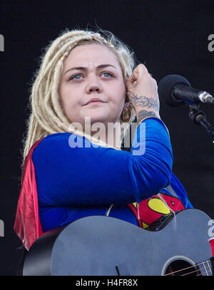 Elle re suona presso il Tortuga Music Festival il 17 aprile 2016 a Fort Lauderdale, Florida. Foto Stock