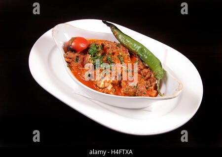 Beyti Kofta Kebab con salsa di pomodoro Foto Stock