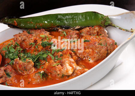 Beyti Kebab con salsa di pomodoro Foto Stock