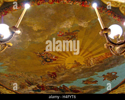 Il soffitto del Teatro di San Carlo (teatro reale di Saint Charles) Opera House, Napoli. Foto Stock