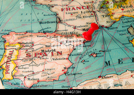 Barcellona, Spagna imperniata su vintage Mappa di Europa Foto Stock