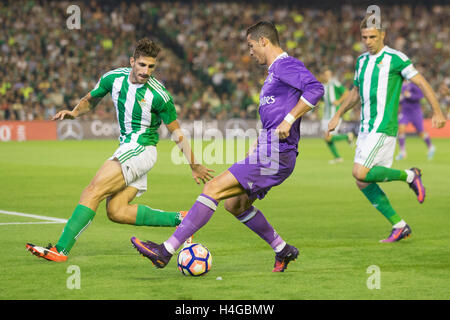 Siviglia, Spagna. 15 ottobre, 2016. Ronaldo durante il match tra il Real Betis B. vs Real Madrid come parte di La Liga al Estadio Benito Villamarin il 15 ottobre 2016 a Siviglia Foto di Ismael Molina/ Foto Media Express/Alamy Live News Foto Stock