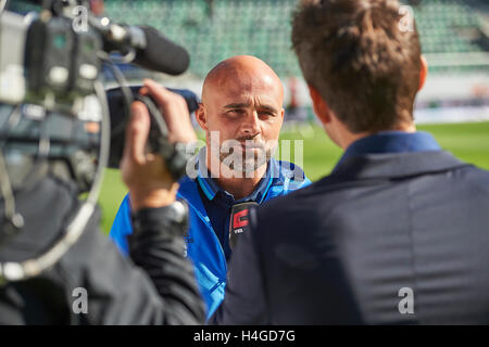 San Gallo, Svizzera. Il 16 ottobre 2016. Giorgio Contini di parlare ai media prima di Raiffeisen Super League FC SAN GALLO vs FC Vaduz. Credito: Rolf Simeone/bildgebend.ch/Alamy Live News Foto Stock